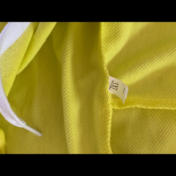 Softball themed graphic hoodie
Woman’s 3XL Drawstring
100% polyesterNeon yellow - Picture 5 of 6